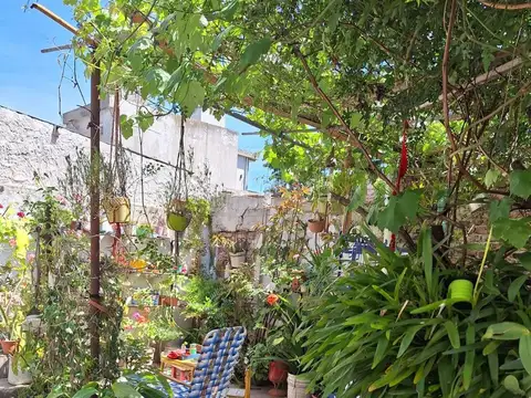 VENTA TERRENO CON 3 DEPARTAMENTOS, EZPELETA