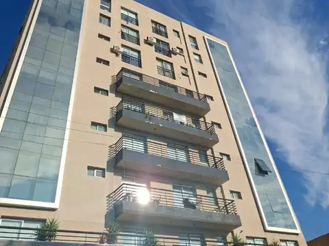 HERMOSO DPTO. 2 AMB. ZONA ITUZAINGÓ CENTRO