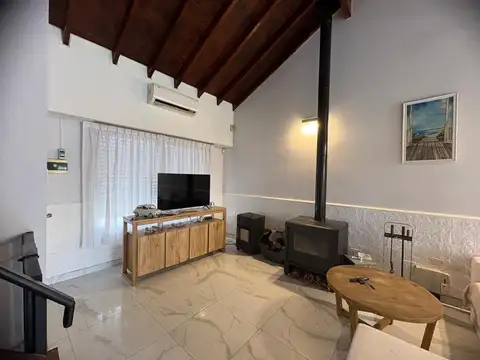 Casa 3 ambientes con 2 baños