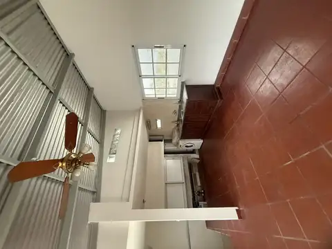 Casa 7 ambientes con 2 baños