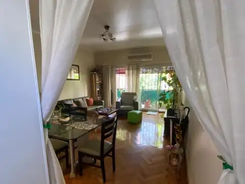 Eduardo Acevedo 200, Piso 1