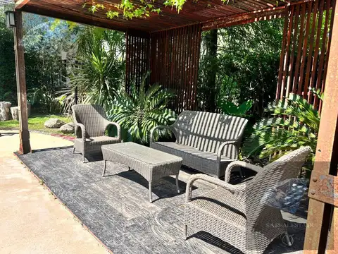 Casa 5 ambientes con 4 baños