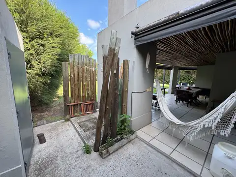 Casa en Alquiler Temporal con 2 cocheras
