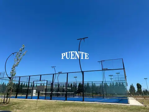 Las Victorias con Fondo al Lago