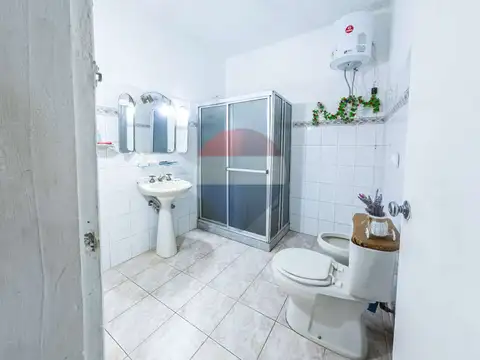 Nuda Propiedad: Casa 3 dorm, Apto, Local y Garaje