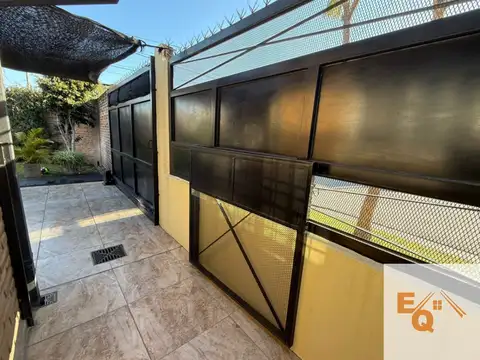 Casa 3 ambientes con 2 baños