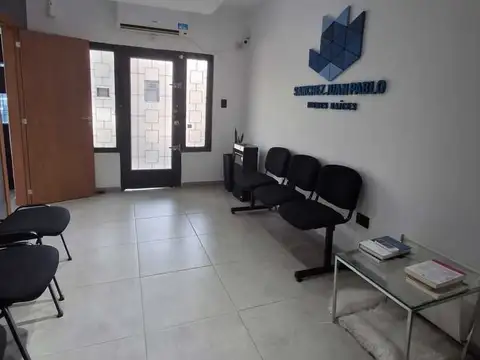 Oficina 5 ambientes con 1 baño