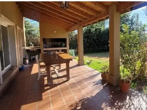 Casa En Venta En El Recodo Con Jardín