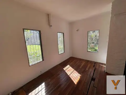 Casa en venta - 2 Dormitorios 2 Baños - Berazategui