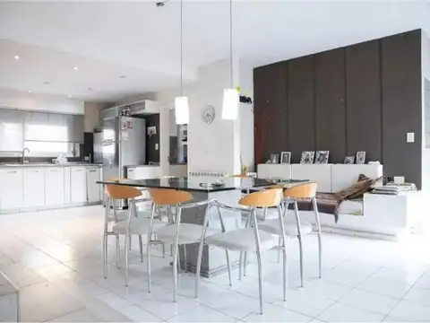 VENDO CASA 4 DORMITORIOS EN URCA