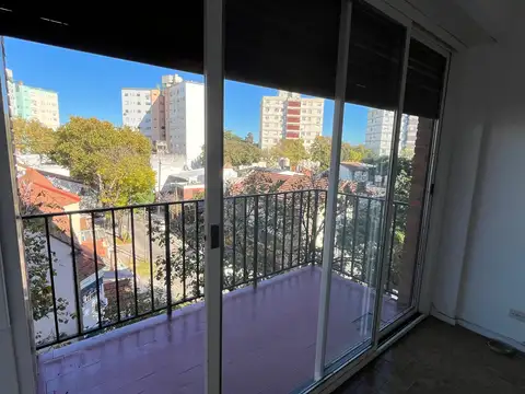 Muy buen depto de  3 ambientes con cochera en pleno centro de Florida M