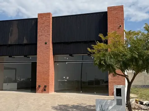 Local comercial docta Boulevard central total 120 M2. Inversores