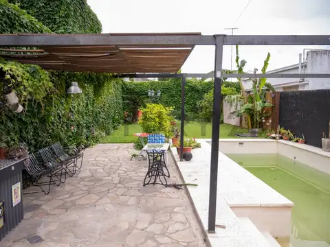 Casa 3 ambientes con 2 baños