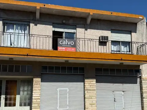 Casa 3 dormitorios en 2 plantas con Fondo libre y 2 locales