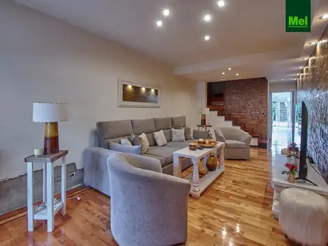 Casa 4 ambientes con 3 baños