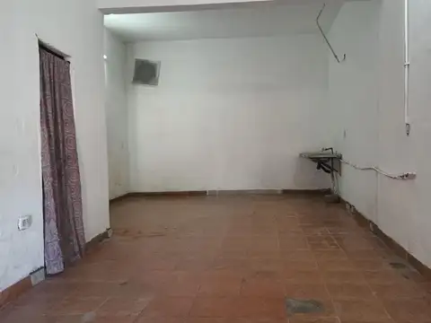 Local en Alquiler en Rafael Castillo, $ 400.000