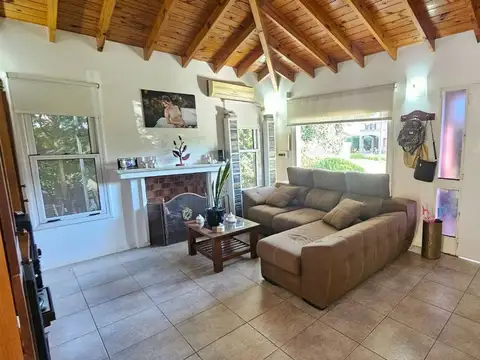 Casa en Venta con 5 cocheras