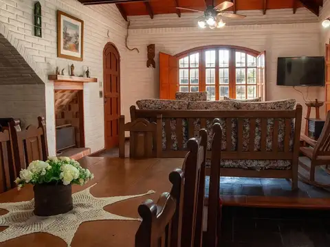 Casa 5 ambientes con 3 baños