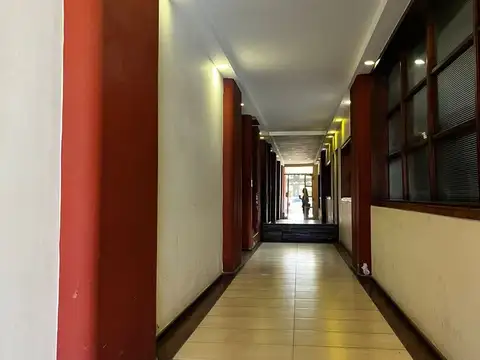 Oficina 4 ambientes con 1 baño