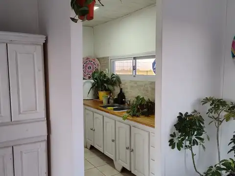 Casa 2 ambientes con 1 baño