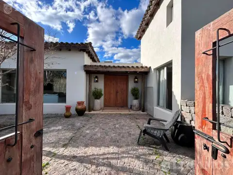 Casa con dos dormitorios - Resuelta en una sola planta - En venta en Santa María de Tigre