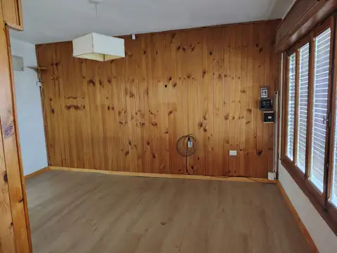 Casa 10 ambientes con 3 baños