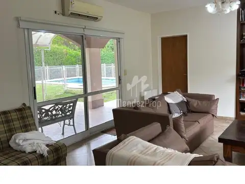 Casa en Venta con 3 cocheras