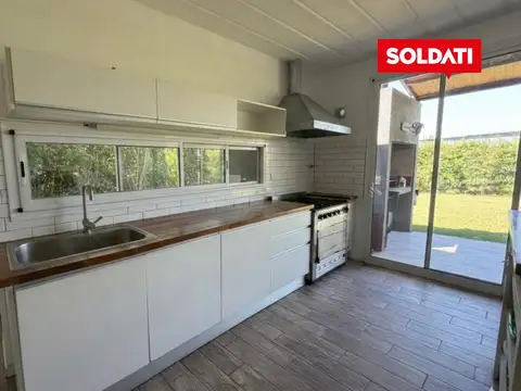 Casa 4 ambientes con 3 baños