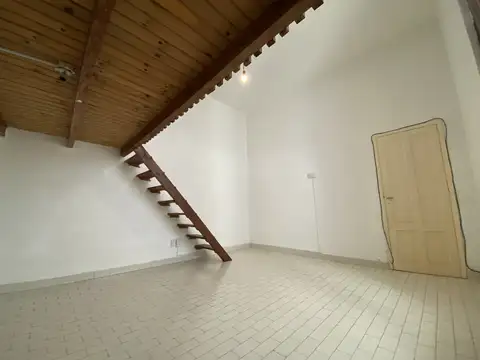 Depto Tipo Casa en Alquiler 27 años
