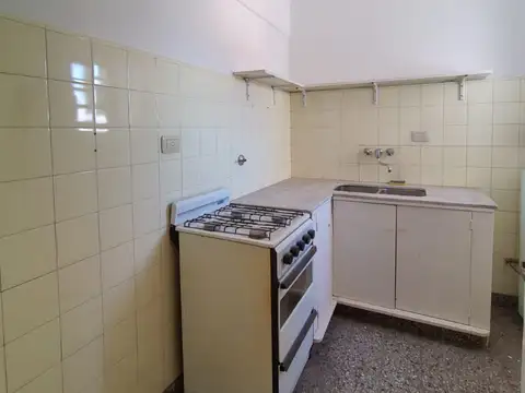 EXCELENTE AMBIENTE- MAGNIFICA VISTA – INMEJORABLE ESTADO - PRÓXIMO SUBTE LINEA “D”