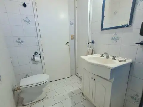 CASA LOTE PROPIO 6 AMB C/DEPENDENCIA, PARQUE, GARAGE 2 VEHÍCULOS.-