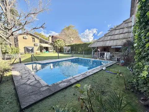 Venta Casa 5 ambientes con jardín pileta y quincho La Horqueta