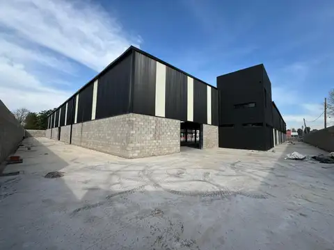 Local Comercial de 1352 m² en Complejo a Estrenar c/ Estacionamiento propio - Francisco Alvarez