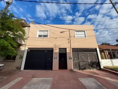 PH 2 AMBIENTES CON COCHERA Y PATIO