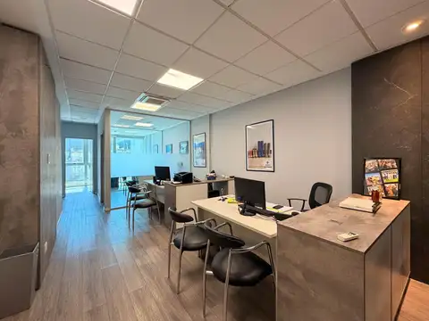 ALQUILER OFICINA CENTRICA DE 94 m2 CON DIVISIONES Y BAULERA