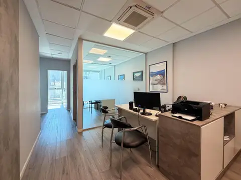 ALQUILER OFICINA CENTRICA DE 94 m2 CON DIVISIONES Y BAULERA