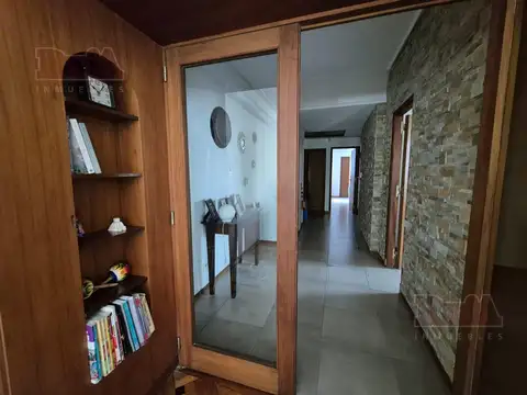Departamento 5 ambientes con 2 baños