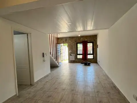 Depto Tipo Casa en Venta con 1 cocheras