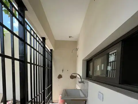 Depto Tipo Casa en Venta con 1 cocheras