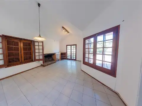 Destacada Residencia sobre 784 M² de Superficie