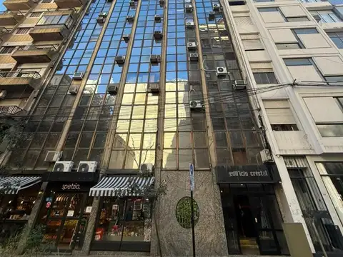 Venta Oficinas en Rosario Centro.  Santa Fe y Corrientes.  Al frente.