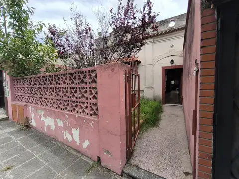PH de 4 ambientes con patio y terraza