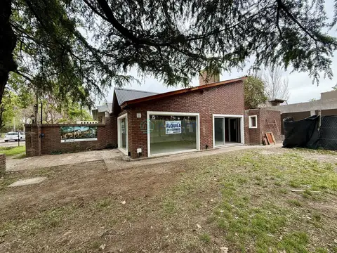 Local en Alquiler en Funes, $ 1.700.000