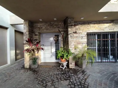 Coronel Arias al 2100