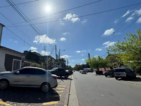 Depto Tipo Casa en Venta con 2 cocheras