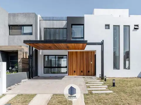 CASA TRES DORMITORIOS EN VENTA  MANANTIALES SAN IGNACIO VILLAGE