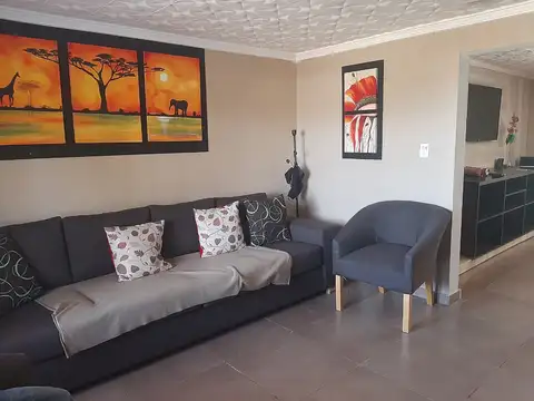 Casa 5 ambientes con 2 baños