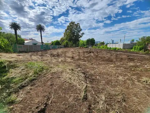 90 entre Costanera Alte Brown y 7. Terreno en venta, Punta Lara Ensenada