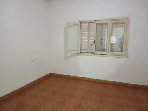 Depto Tipo Casa en Alquiler en Caseros, $ 600.000