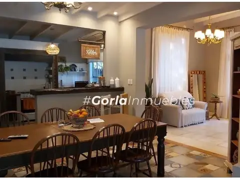 CASA  QUINTA 3 DORM. 2 BAÑOS - LOTE 170 M2. - PILETA - DECK CON PERGOLA - VAGON TREN - LOBOS
